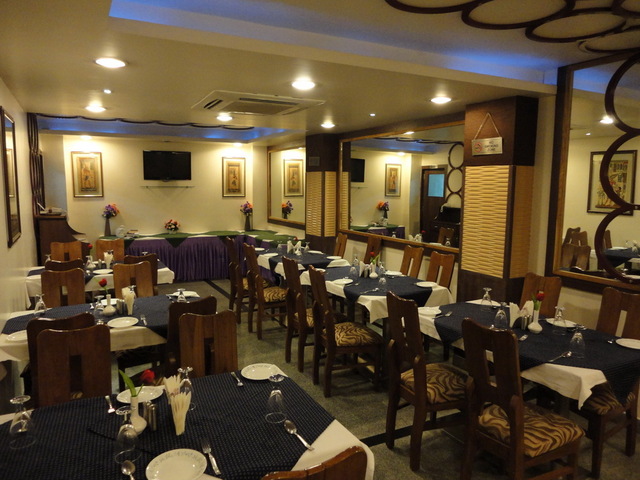 Shree Vatika Hotel Bhopal Restaurant